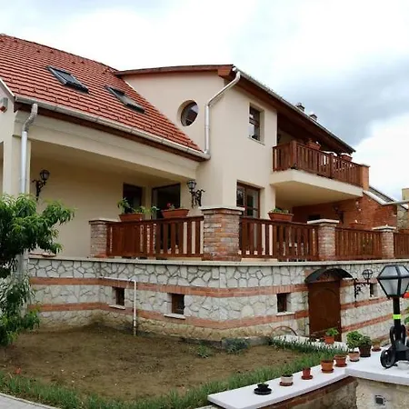 Paulay Borhaz Es Vendeghaz Tokaj